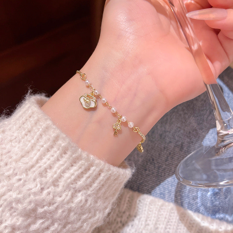 Minimalist Pearl Bracelet with Geometric Pendant for Women, Elegant and Lightweight Design