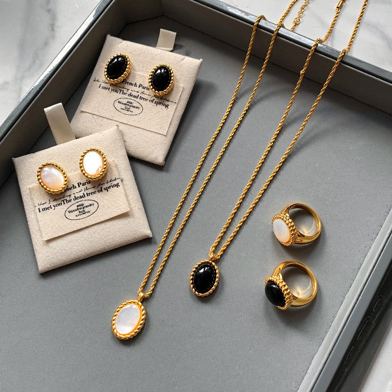 French Retro Black Onyx Pendant Necklace with Mother-of-Pearl Earrings and Ring Set