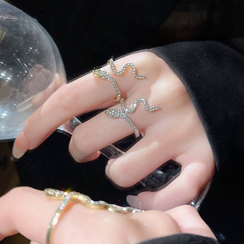 Adjustable Snake Design Diamond Ring for Women - Elegant and Versatile Statement Piece