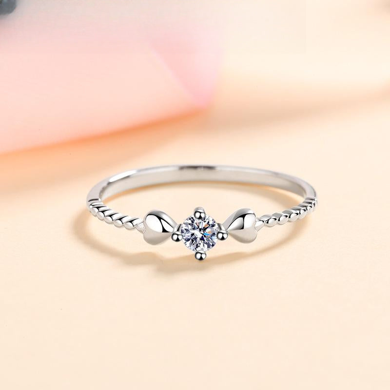 Wave Design 925 Sterling Silver Ring with Four-Prong Setting and 10-Point Moissanite