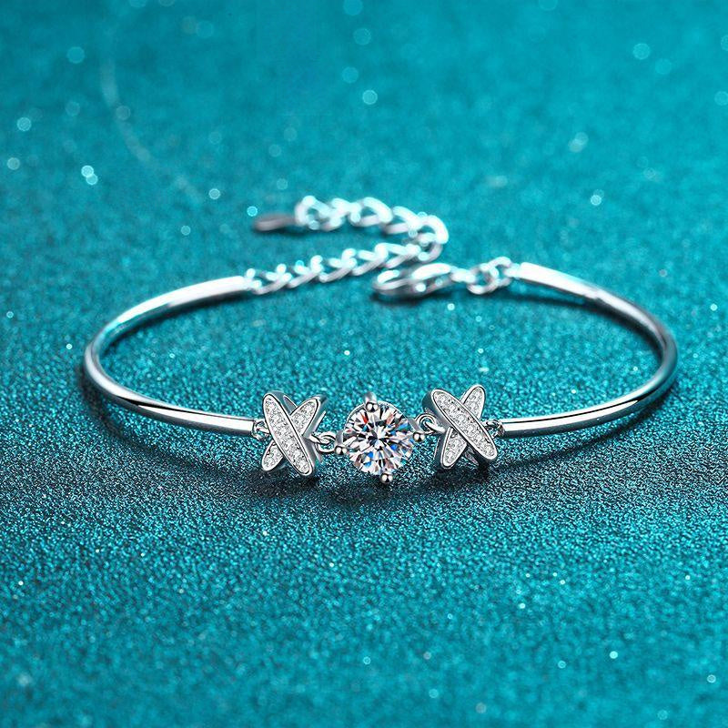 Women's Sterling Silver Bracelet with 1 Carat Moissanite and 6.5mm Zircon in Four-Prong Pt950 Gold Plated Floral Design