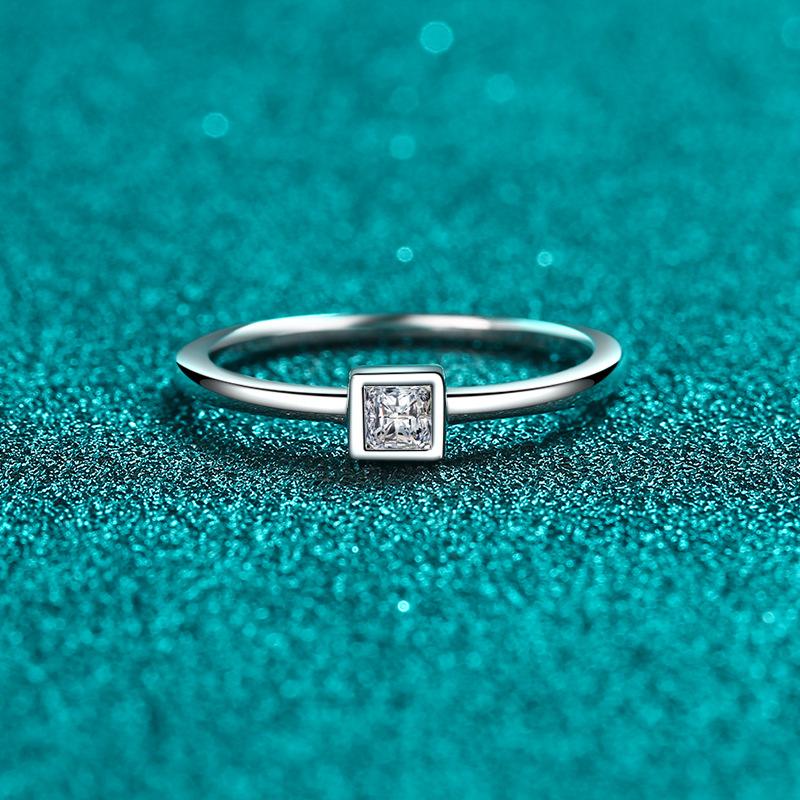 Minimalist Ice Cube Ring with Moissanite in Sterling Silver for Women
