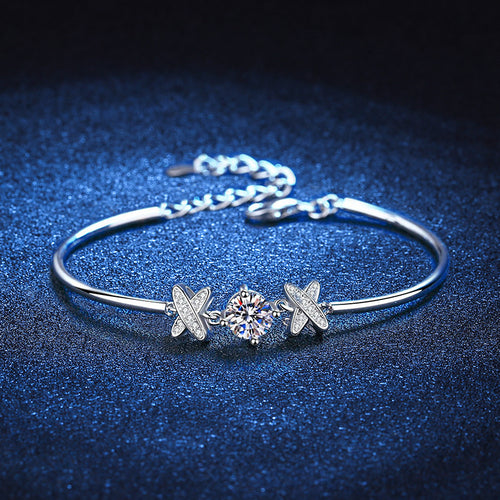 Bracelet Sterling Silver Bow-Knot Design Bangle with 1 Carat Moissanite Center Stone