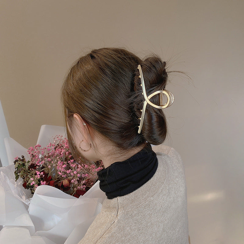 Fashionable Metal Hair Claw Clip for Women - Large Size Minimalist Hair Accessory for Ponytails and Buns