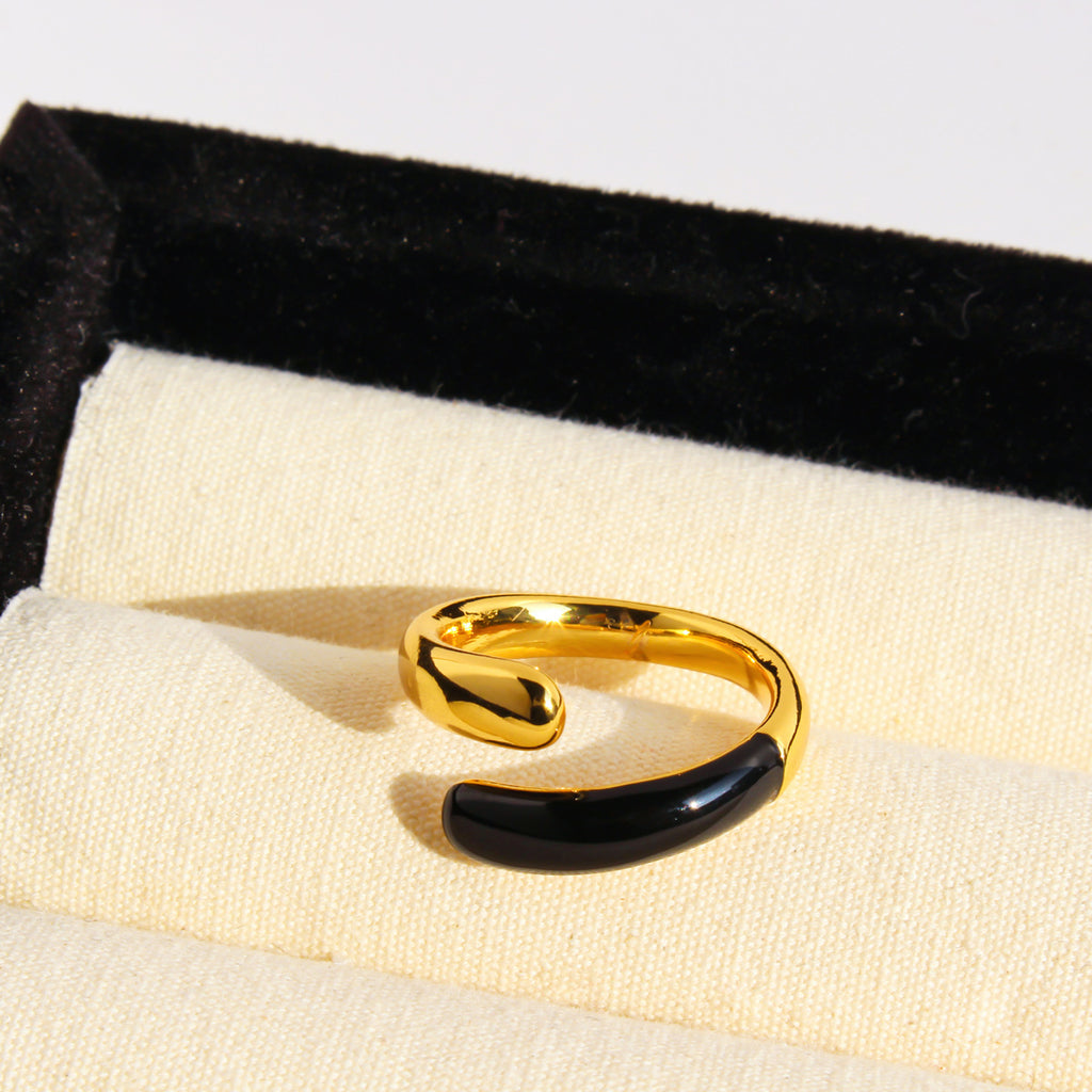 Gold Adjustable Cross-Over Teardrop Ring