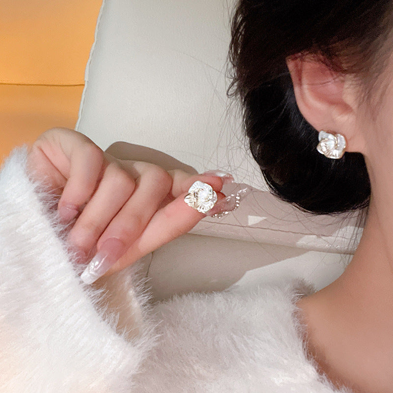 Elegant Floral Camellia Stud Earrings for Women - Minimalist French Style Gold Tone