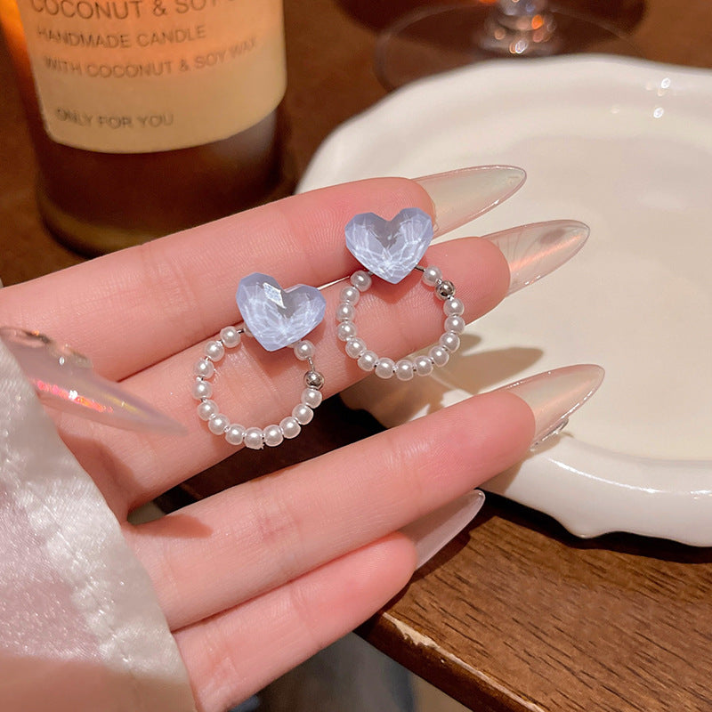 Minimalist Heart-Shaped Resin Earrings with Pearl Accents for Women