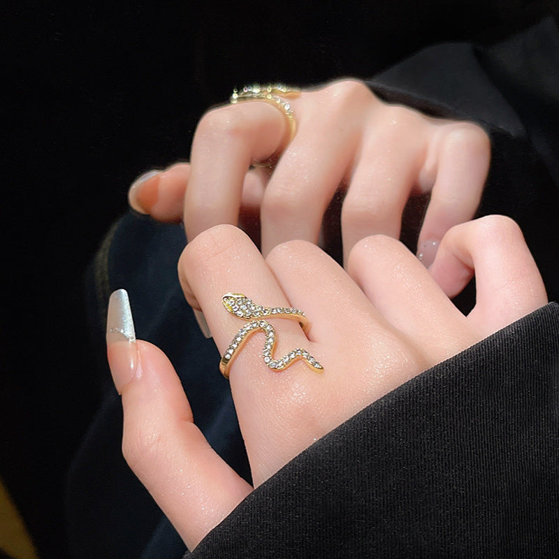 Adjustable Snake Design Diamond Ring for Women - Elegant and Versatile Statement Piece