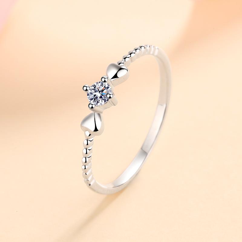 Wave Design 925 Sterling Silver Ring with Four-Prong Setting and 10-Point Moissanite