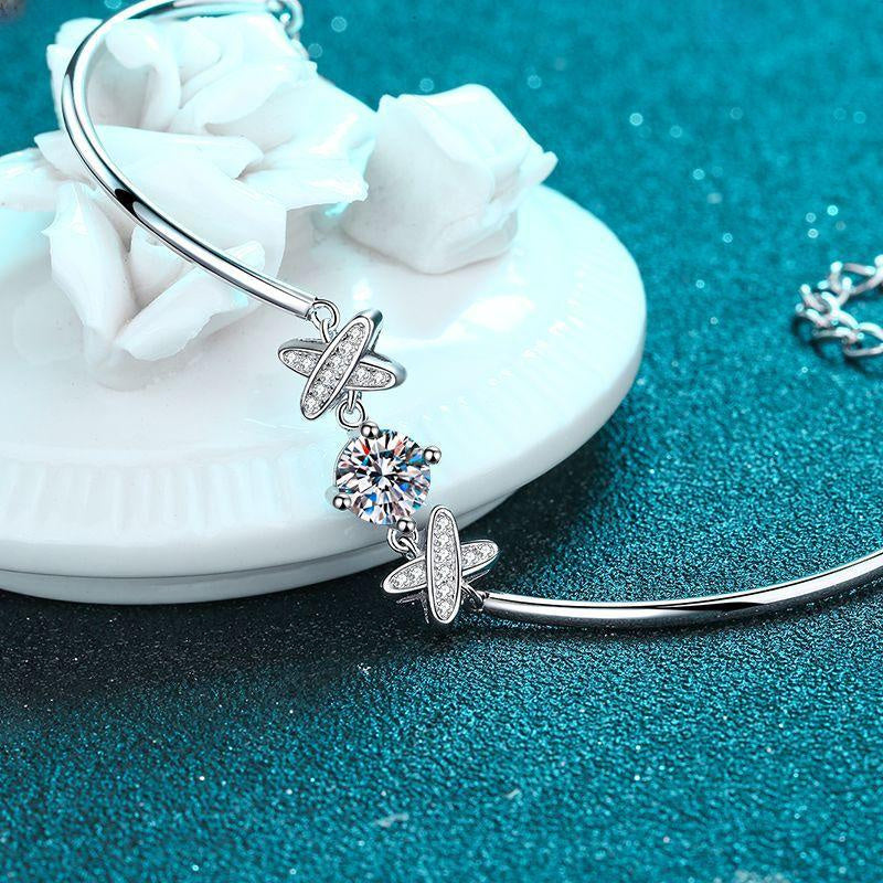 Women's Sterling Silver Bracelet with 1 Carat Moissanite and 6.5mm Zircon in Four-Prong Pt950 Gold Plated Floral Design