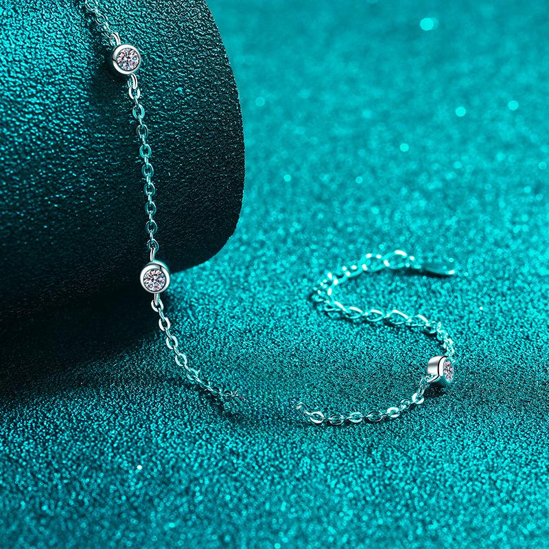 Bracelet Featuring 925 Sterling Silver Plated with PT950 and 0.5 Carat Moissanite Bubbles in a Minimalist Design