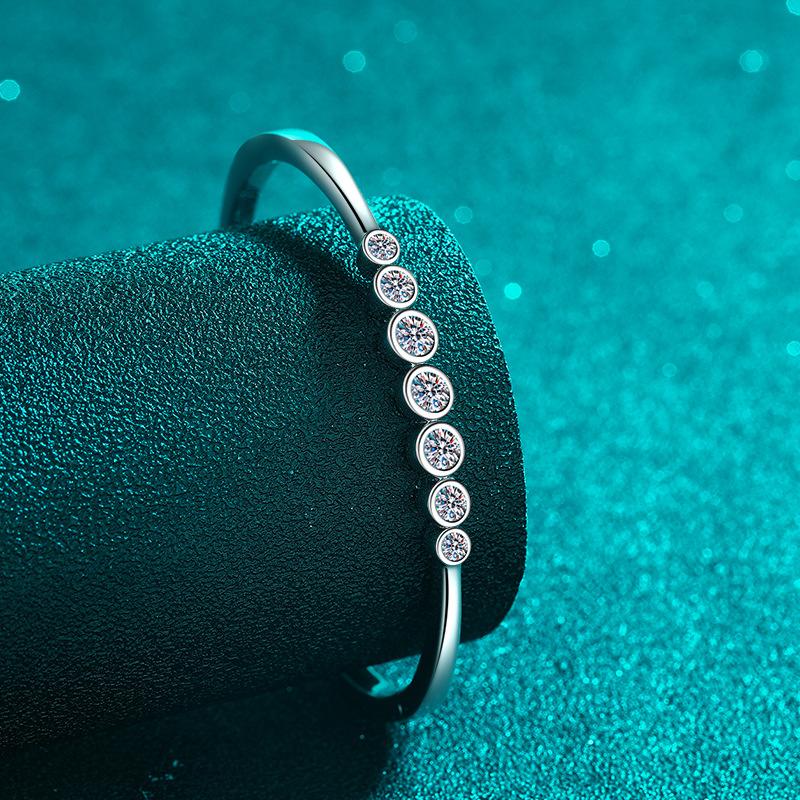 Bracelet with 2.5 Carat Moissanite Bubbles and 925 Sterling Silver Plated PT950 Gold Finish