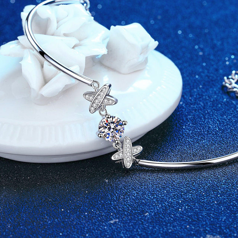 Bracelet Sterling Silver Bow-Knot Design Bangle with 1 Carat Moissanite Center Stone