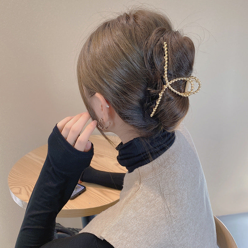 Fashionable Metal Hair Claw Clip for Women - Large Size Minimalist Hair Accessory for Ponytails and Buns