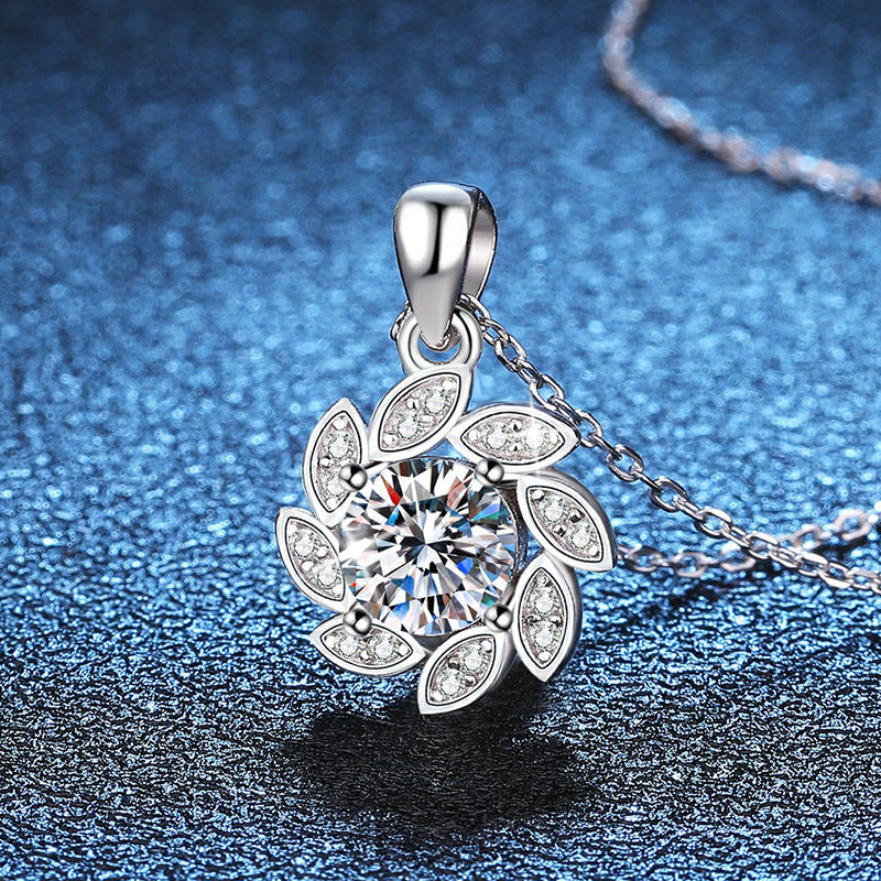 Necklace Sterling Silver Moissanite Pendant Lucky Rotating Flower Design Collarbone Chain