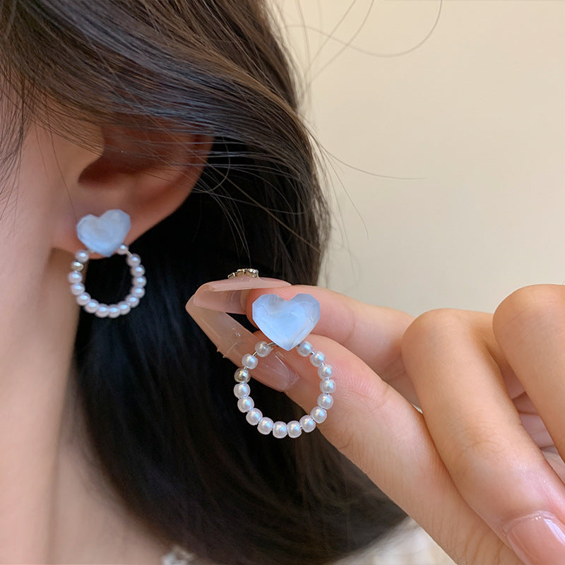 Minimalist Heart-Shaped Resin Earrings with Pearl Accents for Women