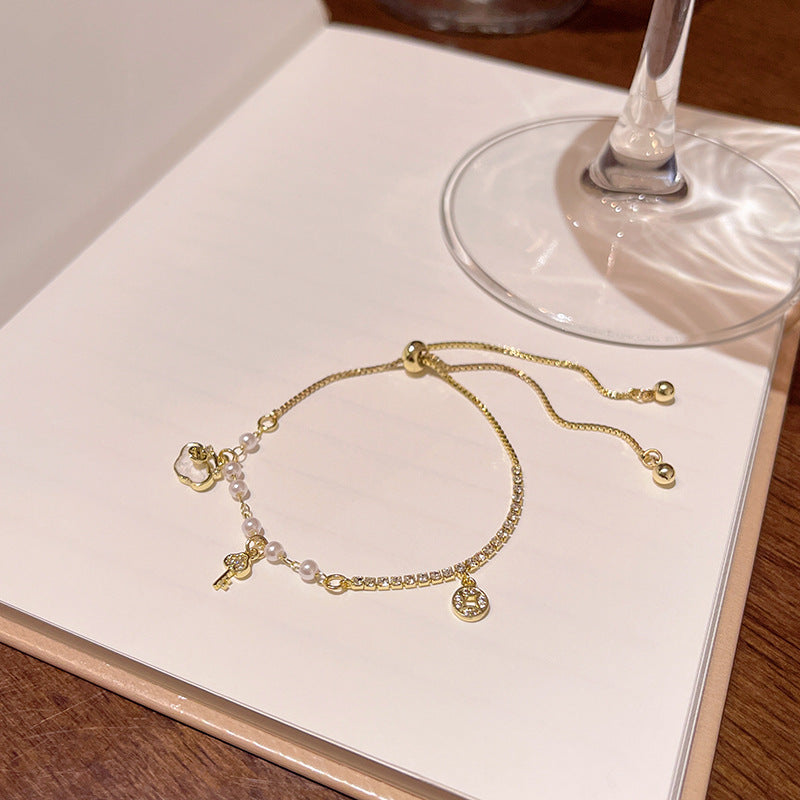 Minimalist Pearl Bracelet with Geometric Pendant for Women, Elegant and Lightweight Design