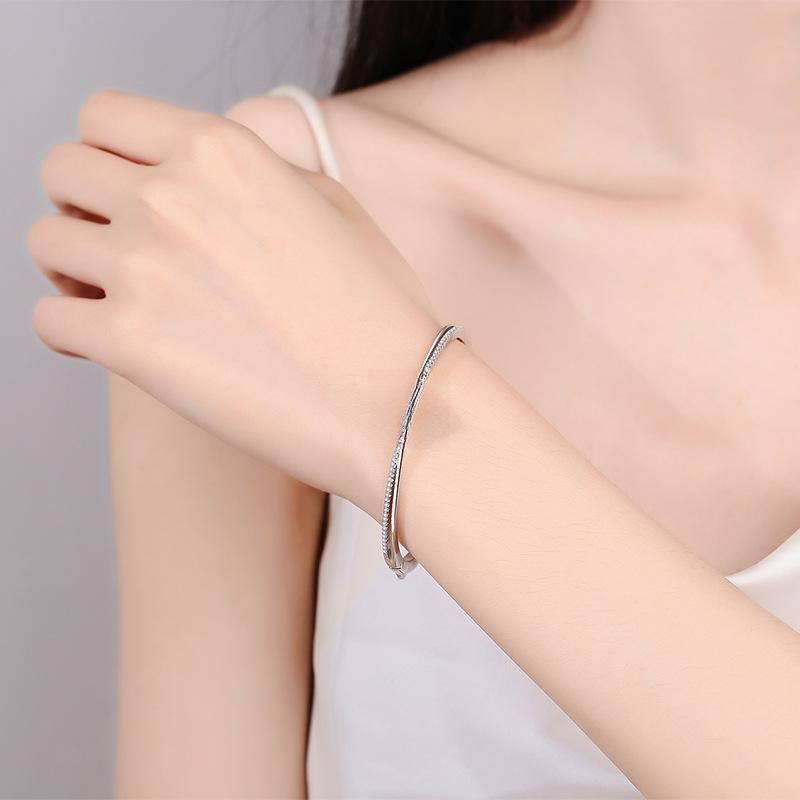 Sweet Heart Bracelet with 1.45ct Blue Moissanite and 925 Sterling Silver Plated PT950 Design