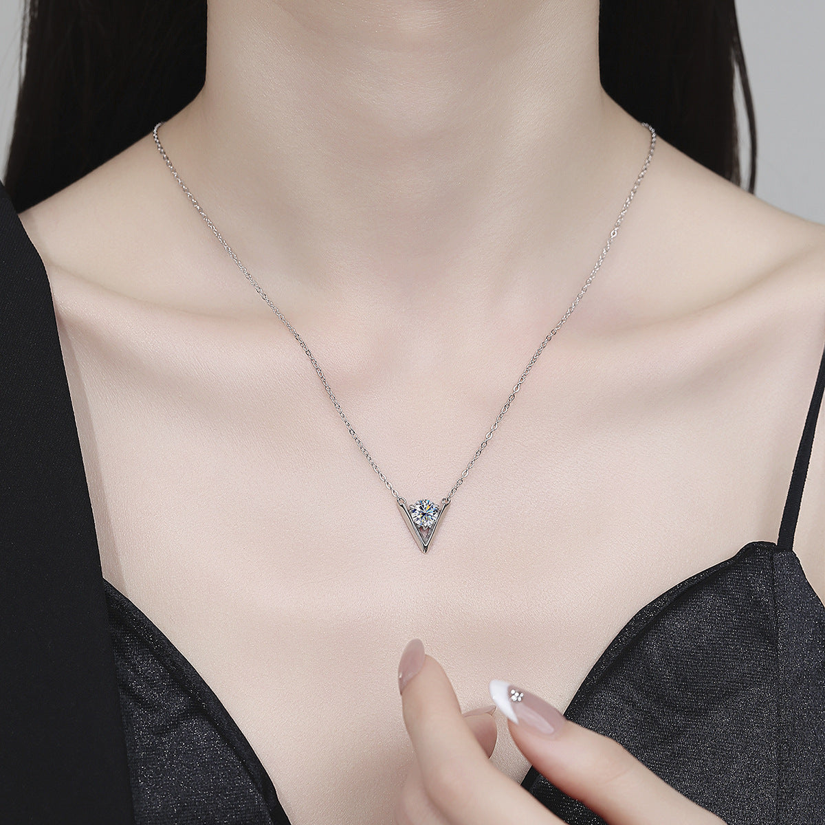 Necklace Sterling Silver Moissanite V-Shaped Minimalist Collarbone Chain
