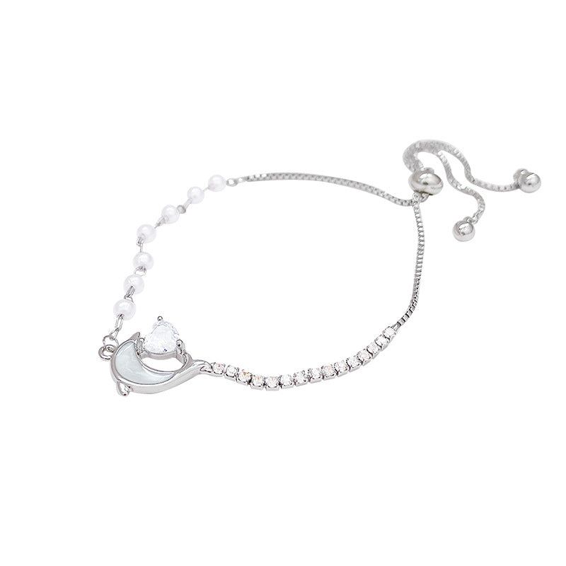 Dolphin Pearl Bracelet with Zirconia Charm, Elegant and Minimalist Design for Women