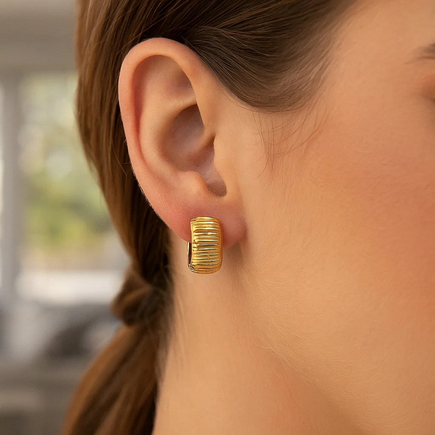 14k Yellow Gold Diamond Cut Hoop Design Earrings