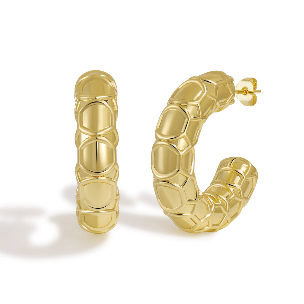 Nautical Inspired Twisted Rope Detail Oval Frame Earrings with Marine Elements