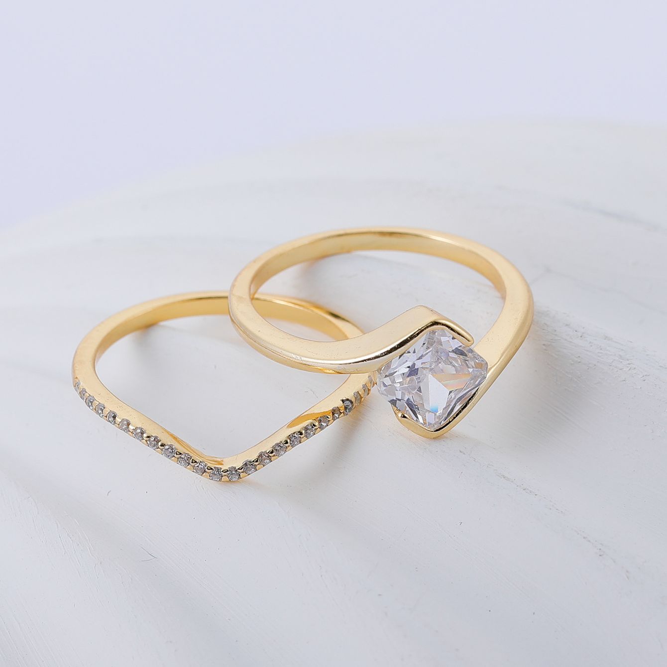 Moissanite Two Piece Ring Set Cushion Cut Solitaire And V Shaped Pave Band White Gold Color 925 Sterling Silver Elegant Fashion Ring for Women Wedding Party Gift