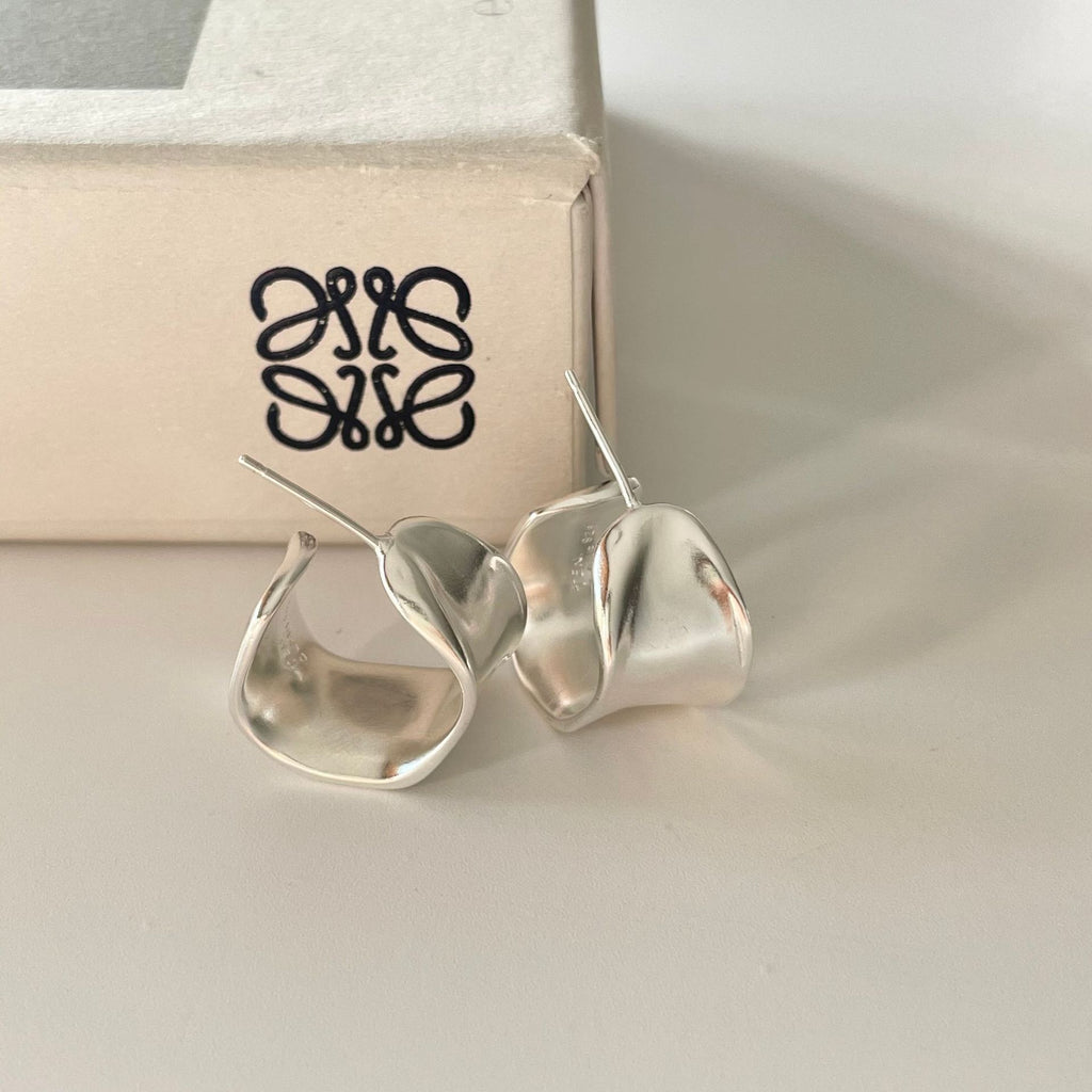 Minimalist Geometric Design 925 Sterling Silver and 18K Gold Plated Hoop Earrings for Women Modern Style Elegant Fashion Jewelry Gift