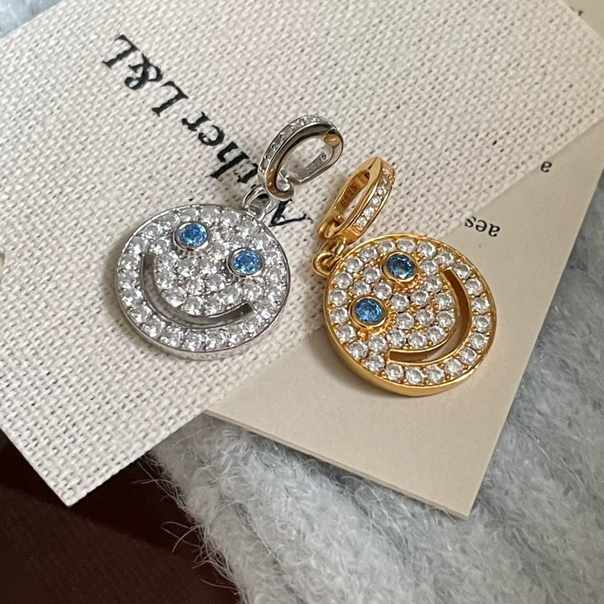 925 Sterling Silver Blue Smiley-Face Zirconia Round  Elegant and Sweet Necklace Pendant