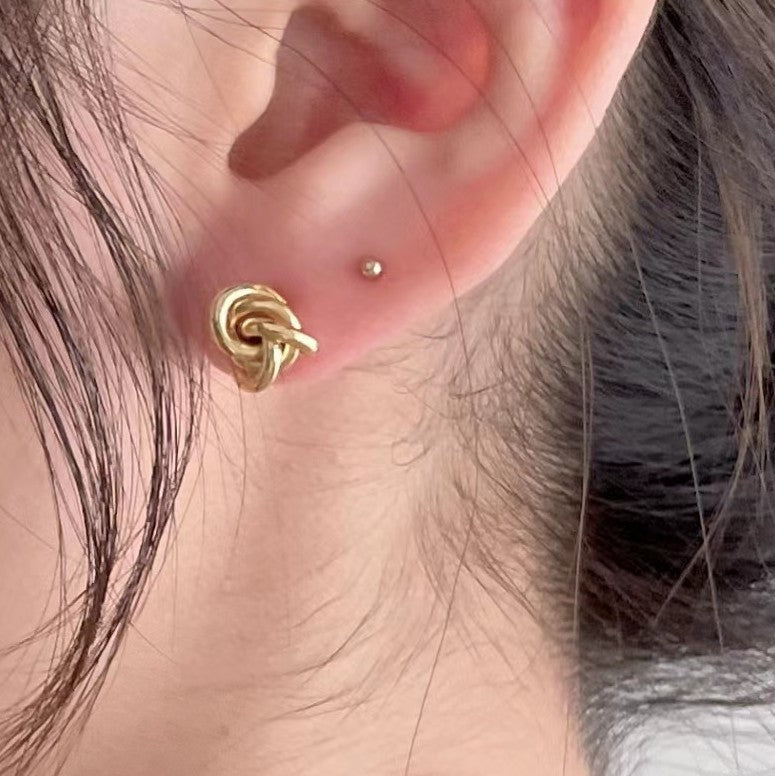 Elegant Knotted Design 925 Sterling Silver and 18K Gold Plated Minimalist Stud Earrings