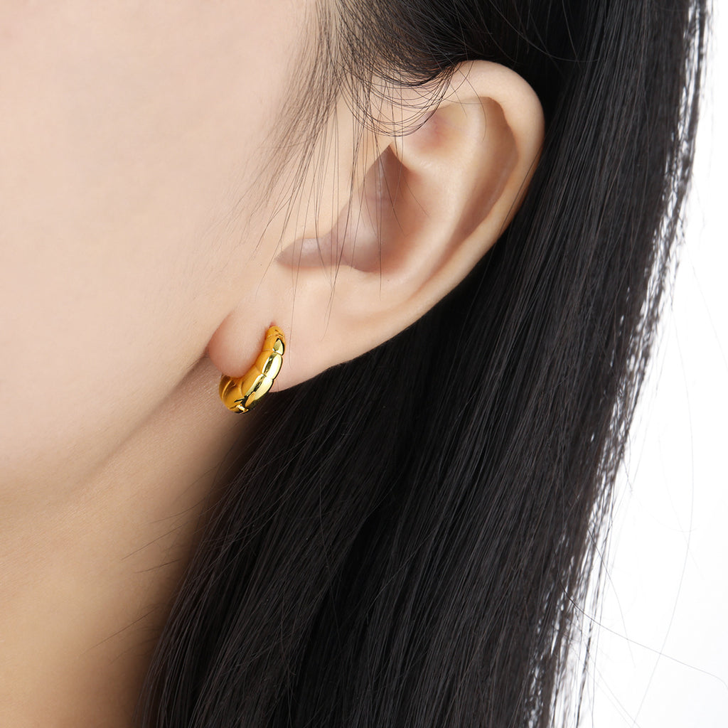 Elegant and Unique Jewelry 925 Sterling Silver Minimalist Style Geometric Design Croissant Shape Hoop Earrings