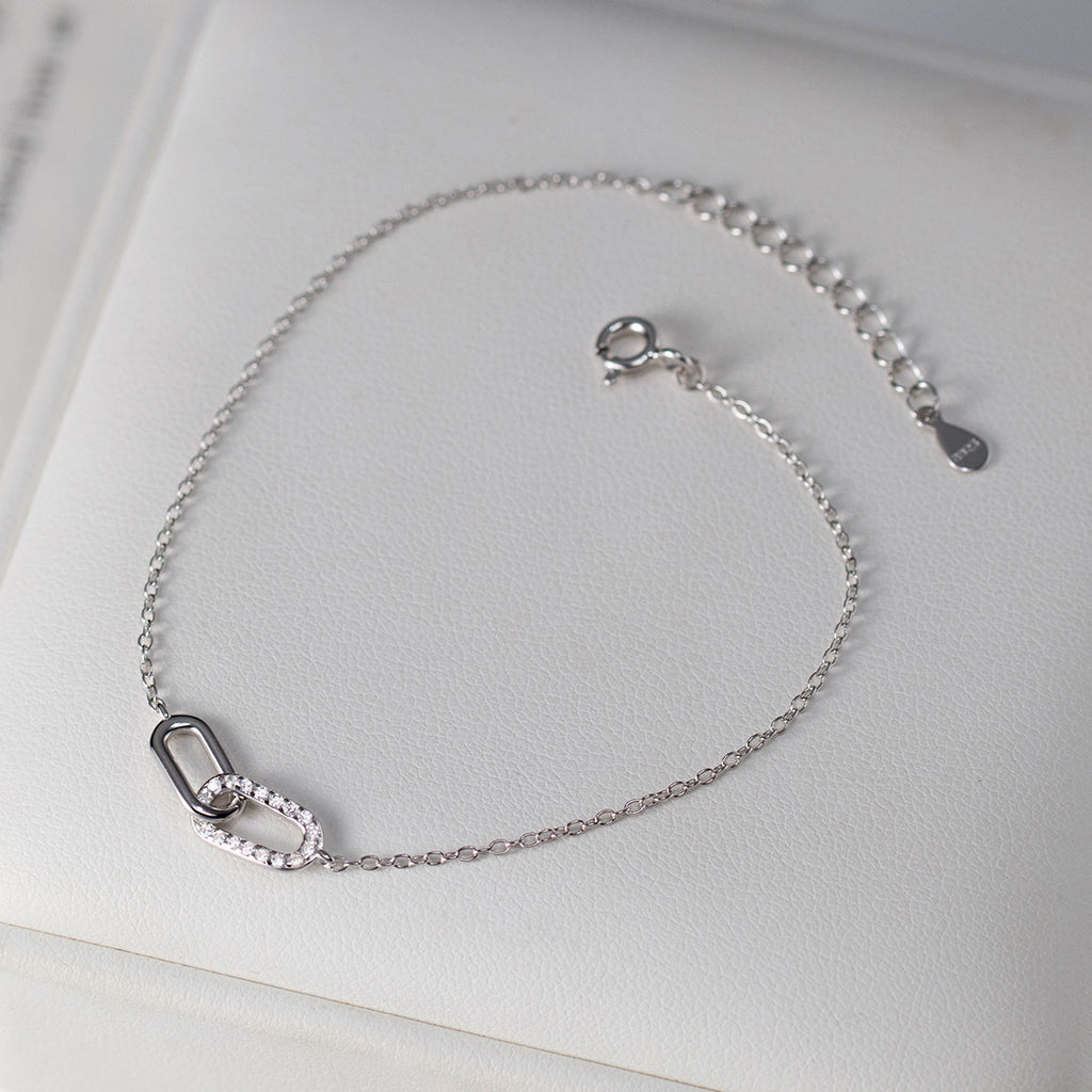 Cubic Zirconia Oval Link Chain Bracelet In 925 Sterling Silver With Silver Or Gold Tone Finish Minimalist Interlocking Paperclip Style Adjustable Daily Wear Fashion Jewelry For Women