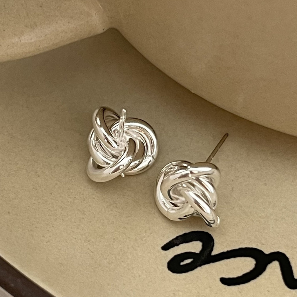 Elegant Knotted Design 925 Sterling Silver and 18K Gold Plated Minimalist Stud Earrings