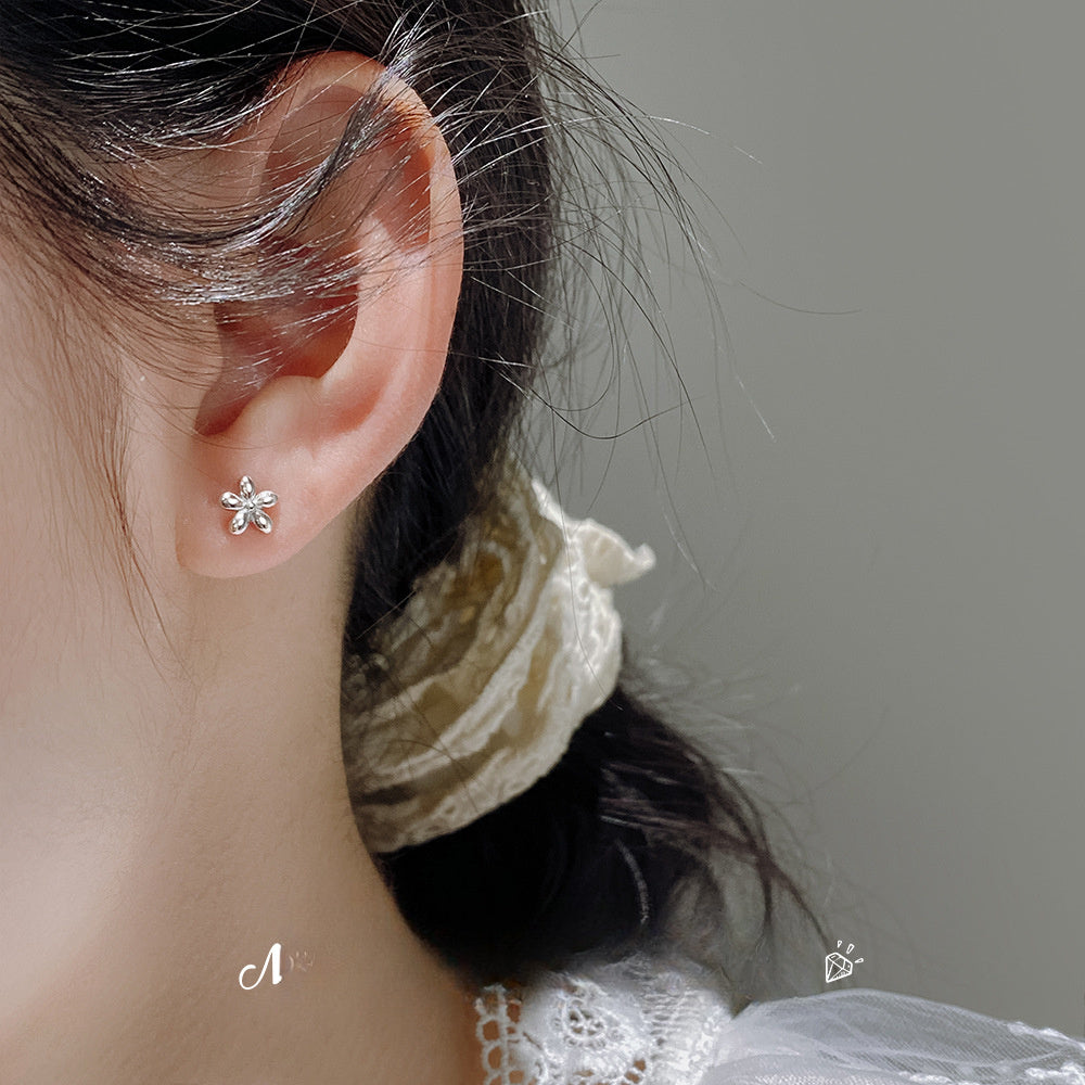Women Elegant Modern Delicate Fashion Jewelry Five Petal Flower S925 Sterling Silver Stud Earrings