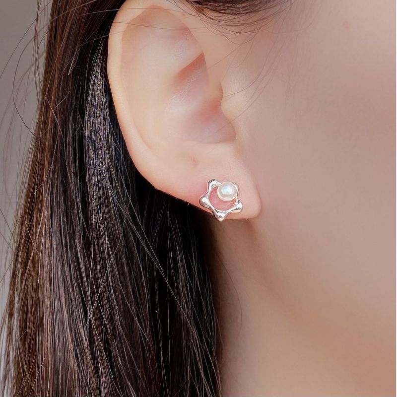 Elegant Starflower Design Natural Pearl S925 Sterling Silver Earrings