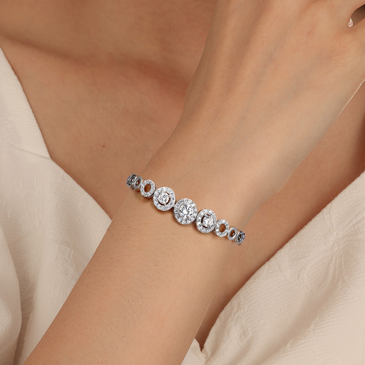 Mossanite Openwork Circle Bracelet for Women Unique Design 925 Sterling Silver Bracelet