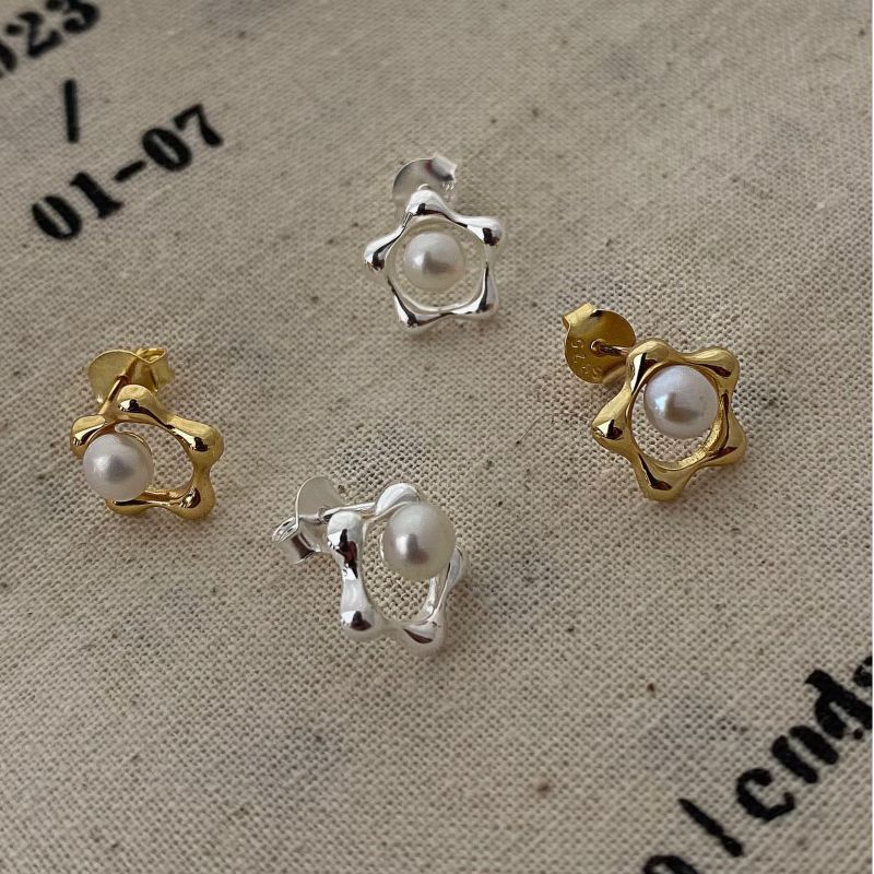 Elegant Starflower Design Natural Pearl S925 Sterling Silver Earrings