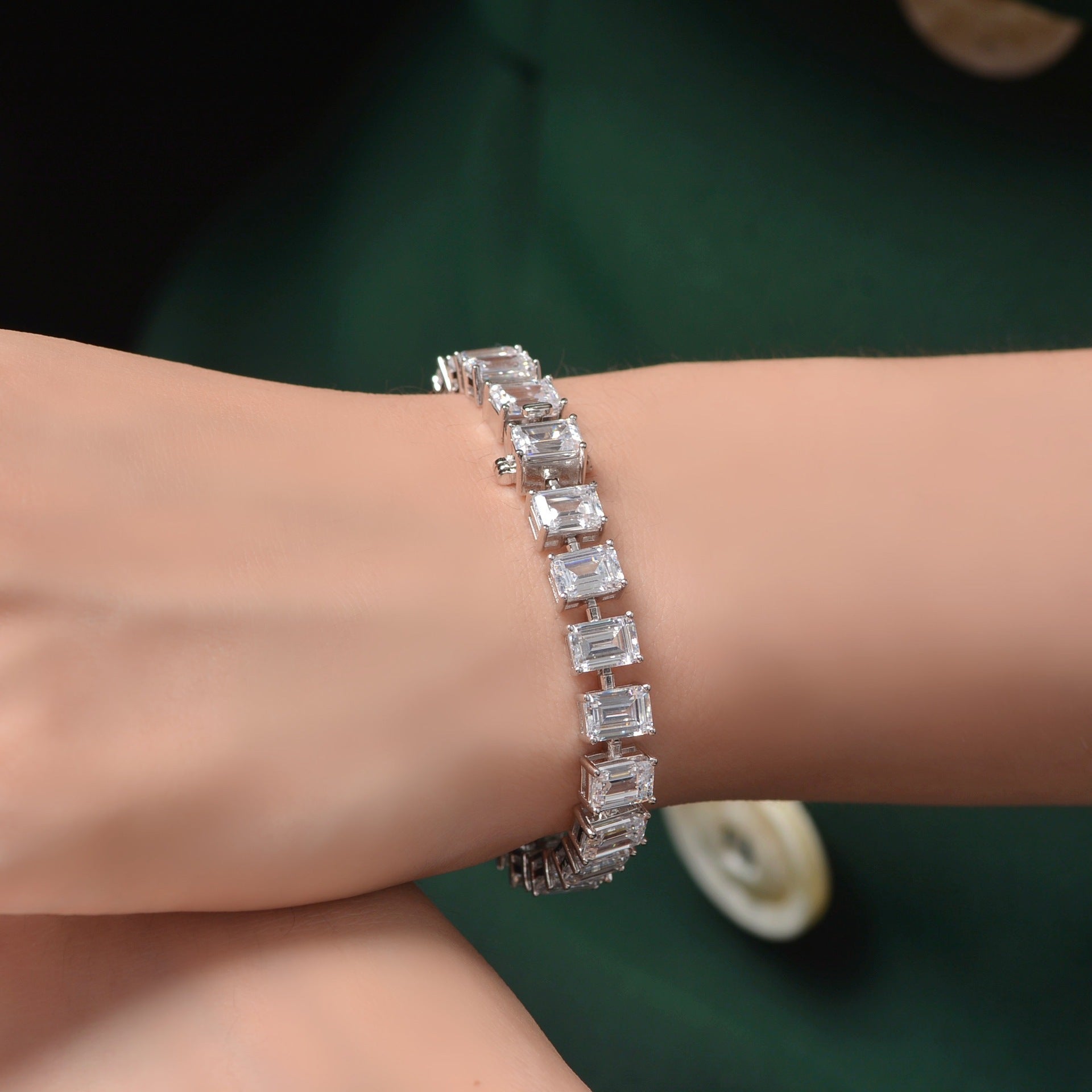 Clear Emerald Cut High Carbon Diamond S925 Silver Tennis Bracelet Rectangular 5mm x 7mm Stone Line Bracelet Elegant Fashion Classic Bracelet With Box Clasp Wedding Party Anniversary Gift