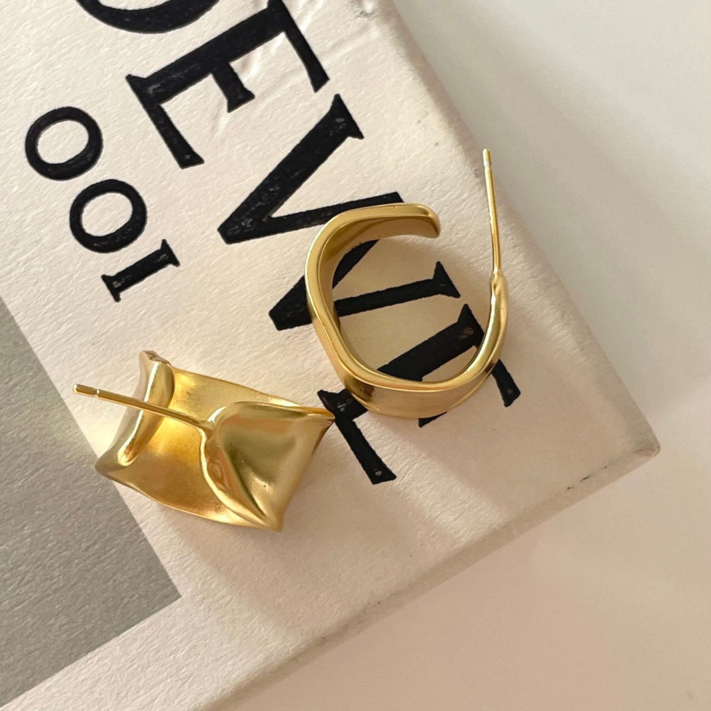 Minimalist Geometric Design 925 Sterling Silver and 18K Gold Plated Hoop Earrings for Women Modern Style Elegant Fashion Jewelry Gift