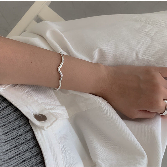 Elegant Geometric Twist Mobius Bangle 925 Sterling Silver Bangle