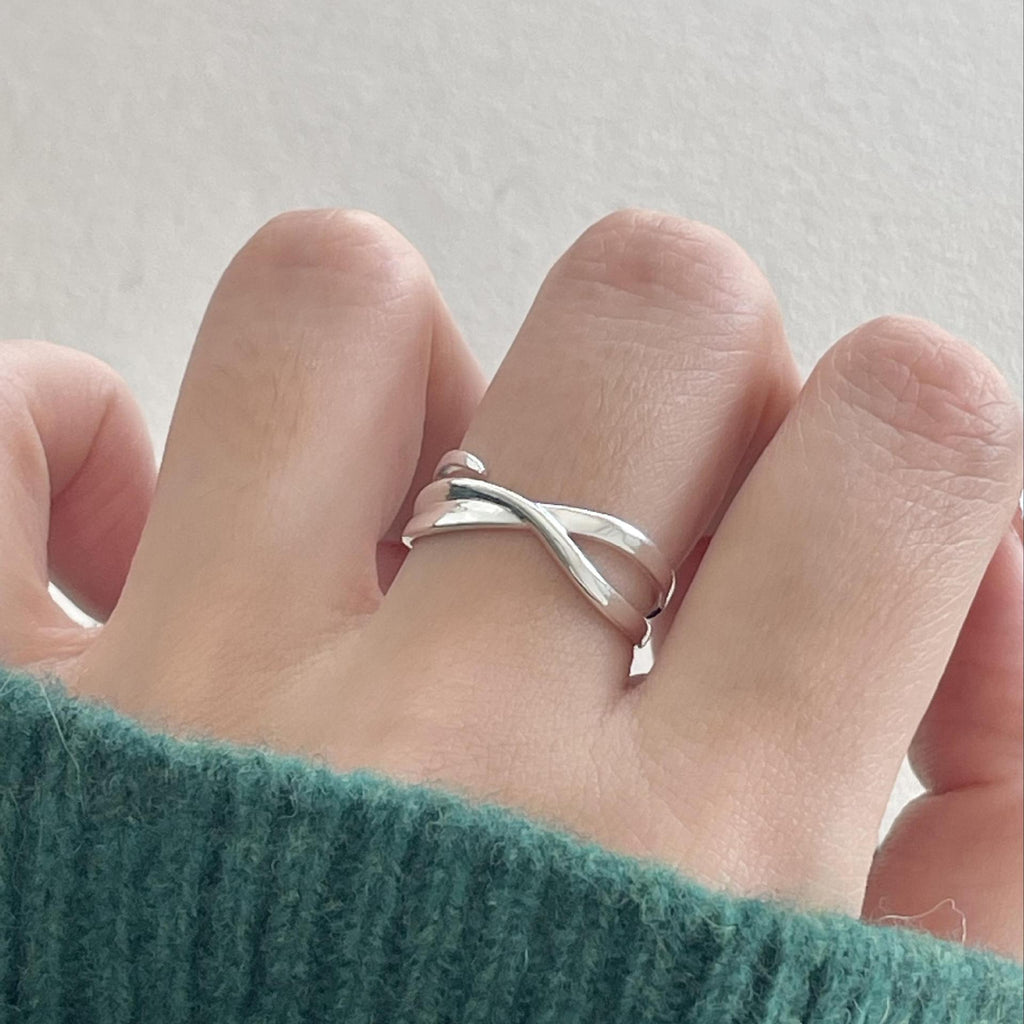 Elegant Geometric Cross Design Adjustable 925 Sterling Silver Ring for Women Fashion Casual Office Wear Beautiful Gift Jewelry Minimalist Style