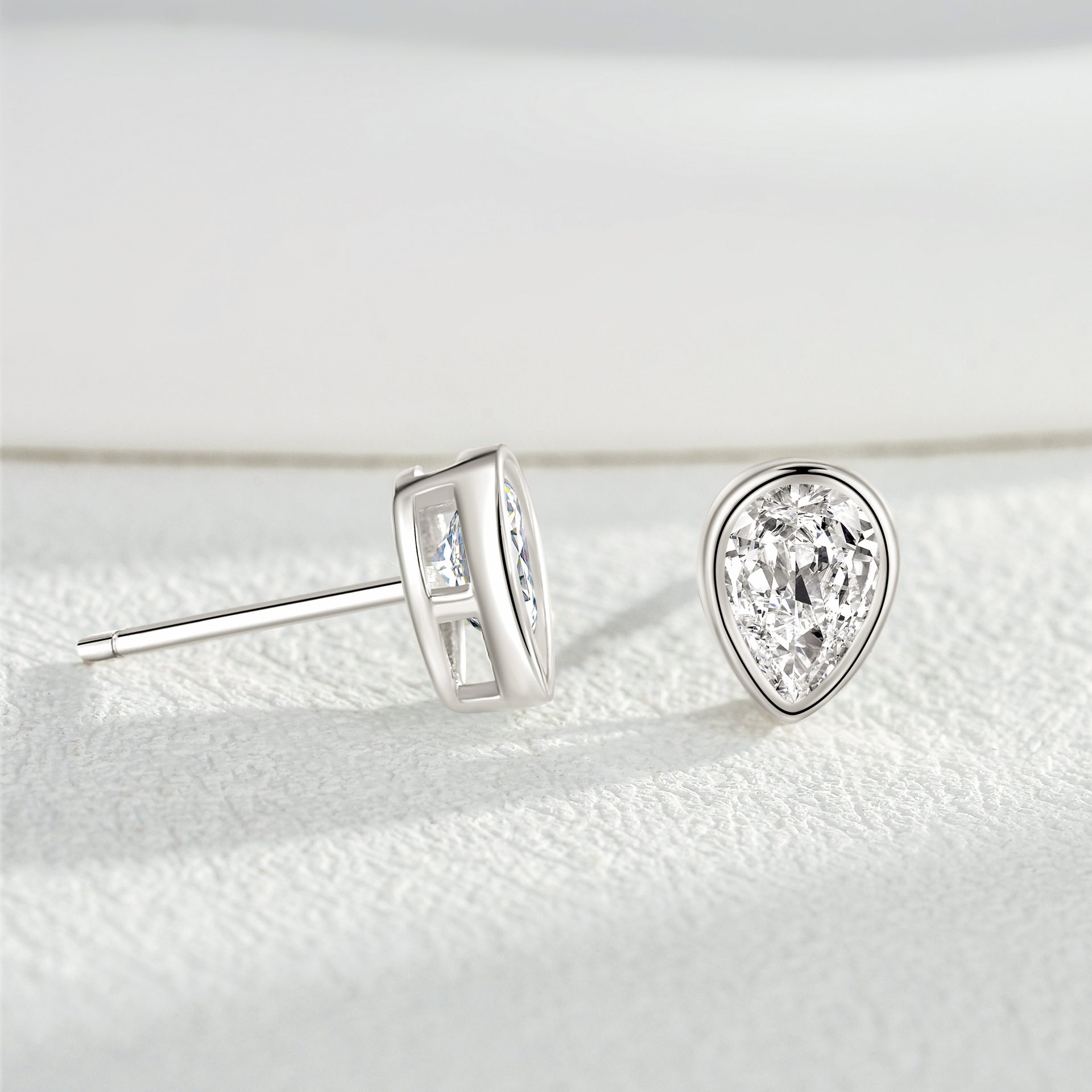 Fashion Ear Jewelry Luxury Teardrop CZ S925 Sterling Silver Stud Earrings