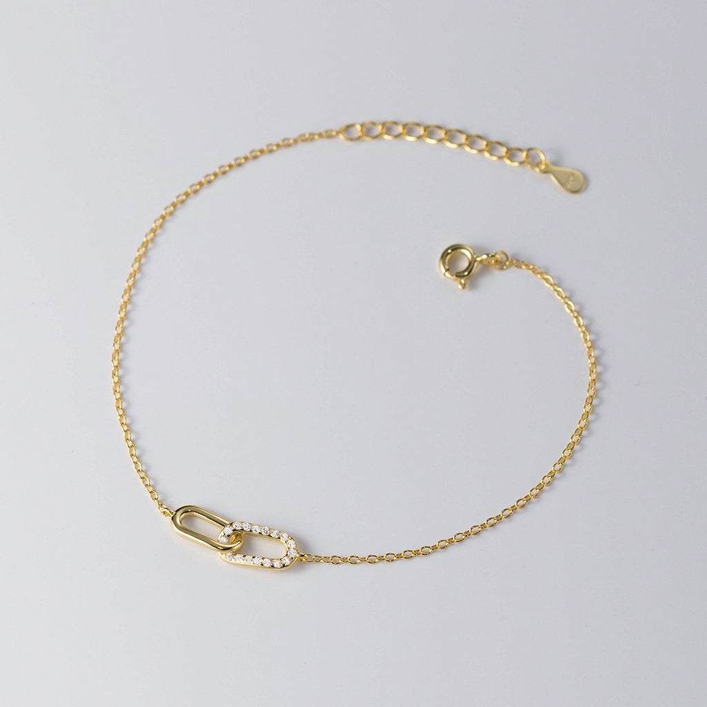Cubic Zirconia Oval Link Chain Bracelet In 925 Sterling Silver With Silver Or Gold Tone Finish Minimalist Interlocking Paperclip Style Adjustable Daily Wear Fashion Jewelry For Women
