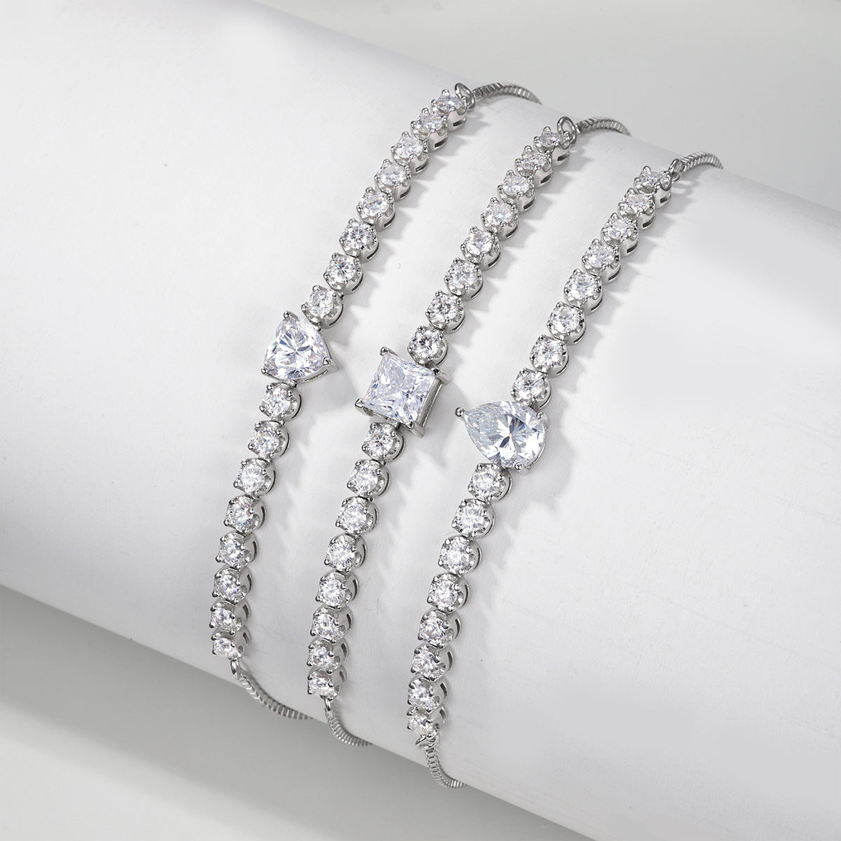 White Moissanite Geometric Princess Cut Square Center Stone Tennis Bracelet In S925 Sterling Silver Adjustable Slider Chain Bracelet Elegant Modern Fashion Jewelry Gift
