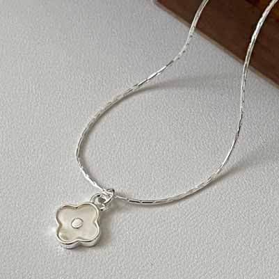 Women Beautiful White of Shell Four Leaf Clover Sterling Silver Necklace