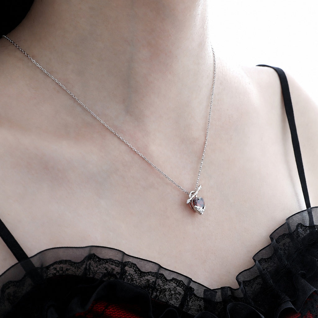 Red Heart Cupid's Arrow Zirconia 925 Sterling Silver Romantic and Minimalist Collar Bone Necklace