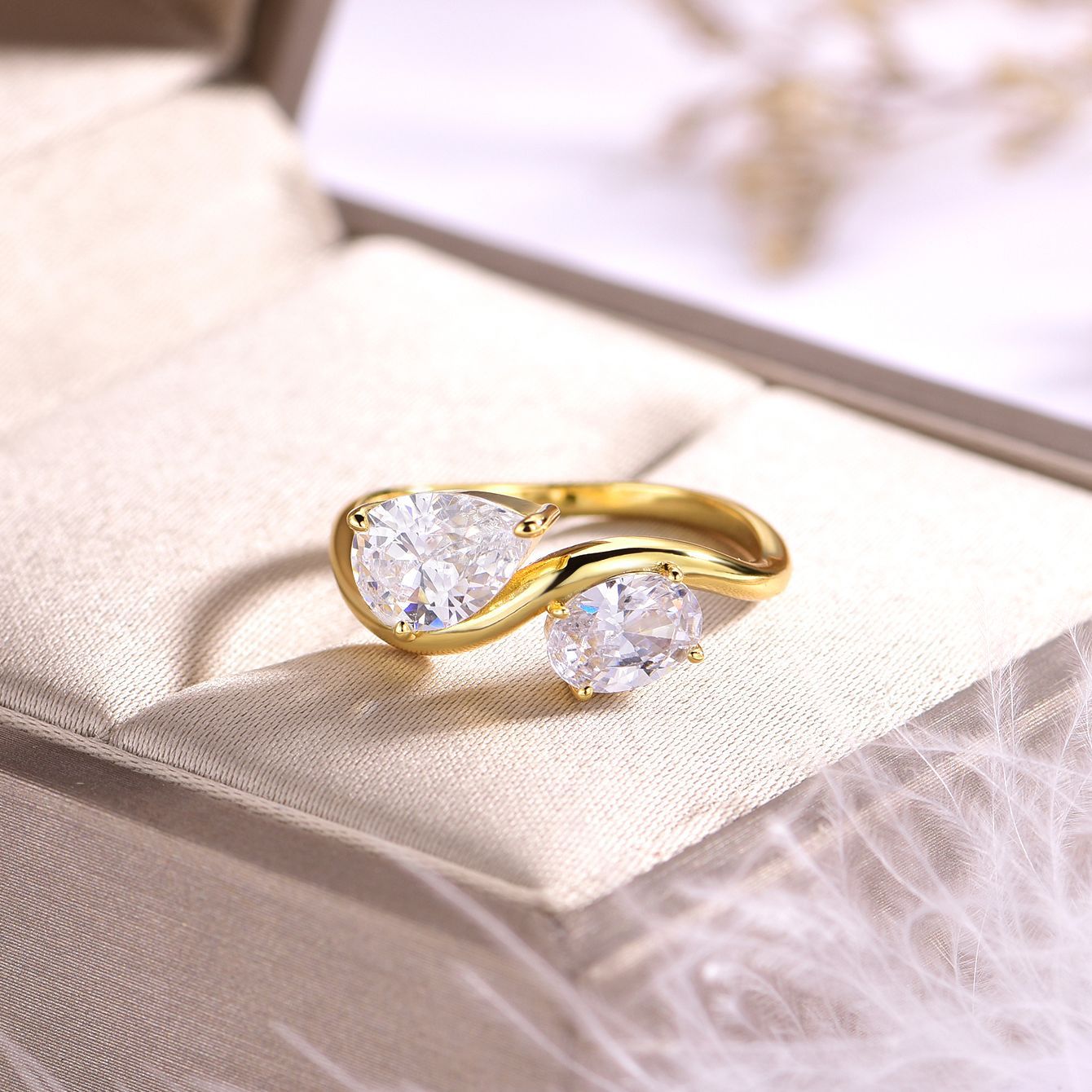 Two Stone Pear Cut And Oval Cut Moissanite Bypass Ring 925 Sterling Silver Fashion Geometric Water Drop Ring for Women White Gold Or Yellow Gold Office Elegant Gift Jewelry