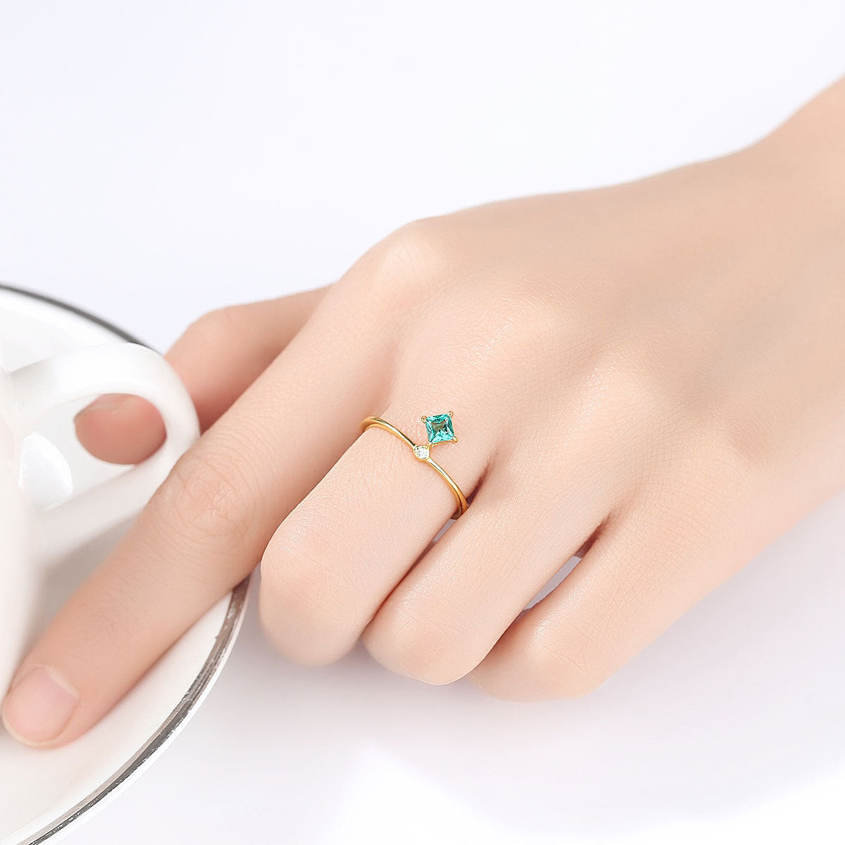 Beautiful Green CZ Diamond 925 Sterling Silver Ring