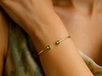 Bracelet jonc ouvert en or jaune 14 carats avec péridot (2,00 mm)